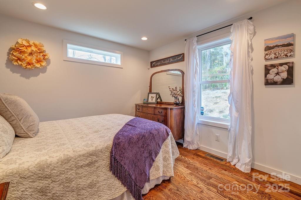 15 Edmond Woods Place
