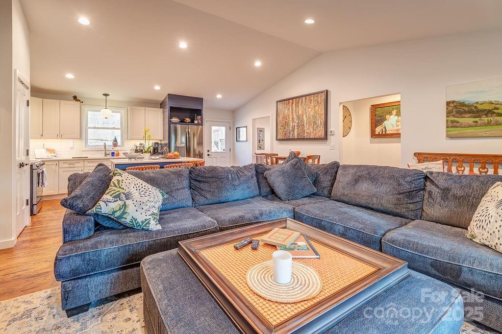 15 Edmond Woods Place