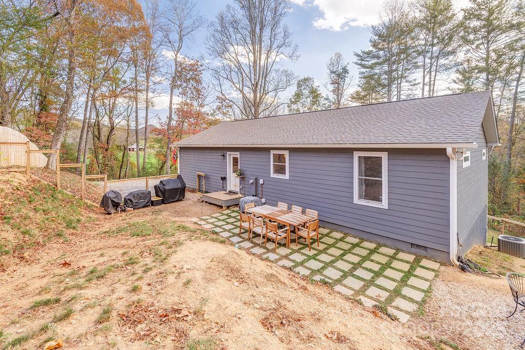 15 Edmond Woods Place