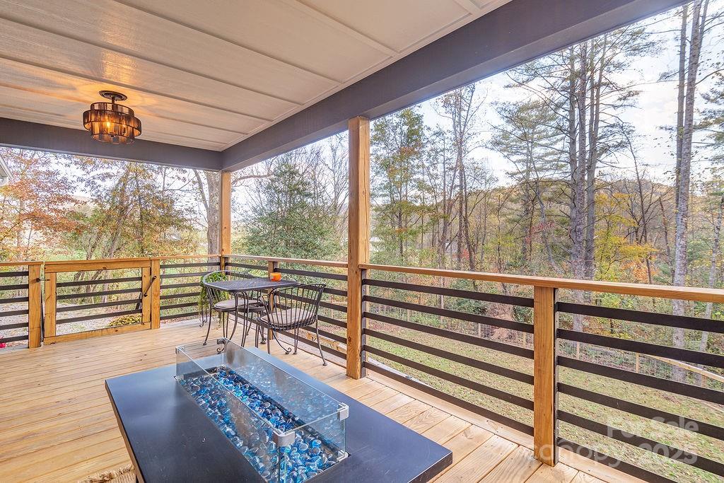15 Edmond Woods Place
