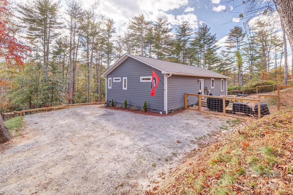 15 Edmond Woods Place