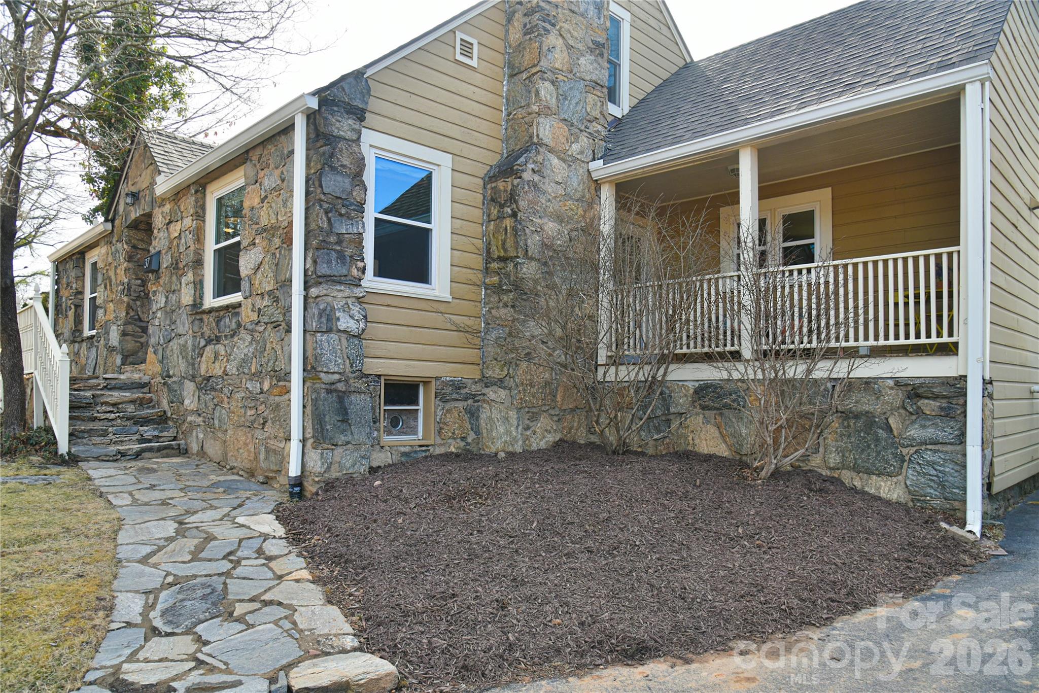 37 Buchanan Place
