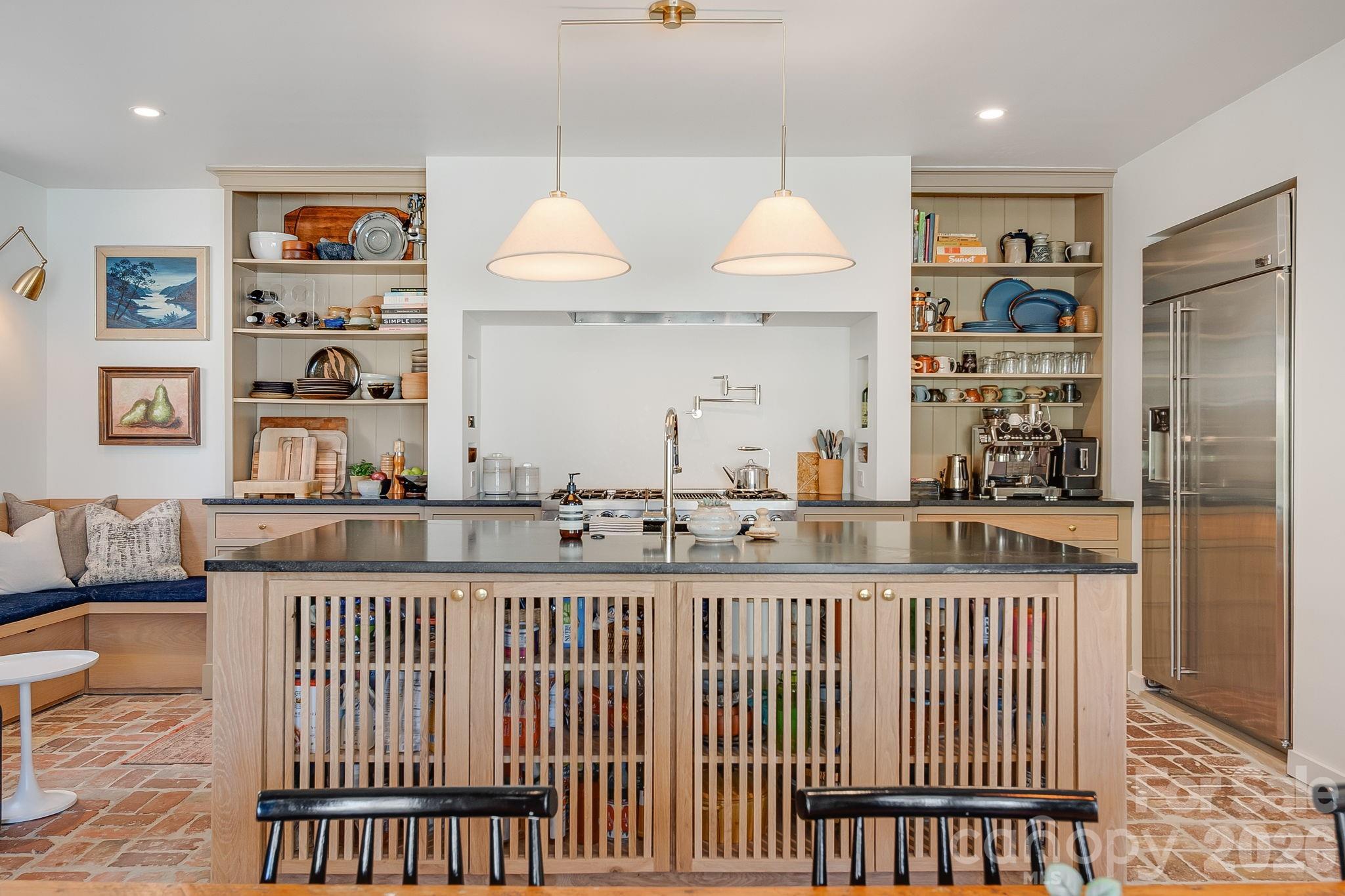 22 Kenilwood Place