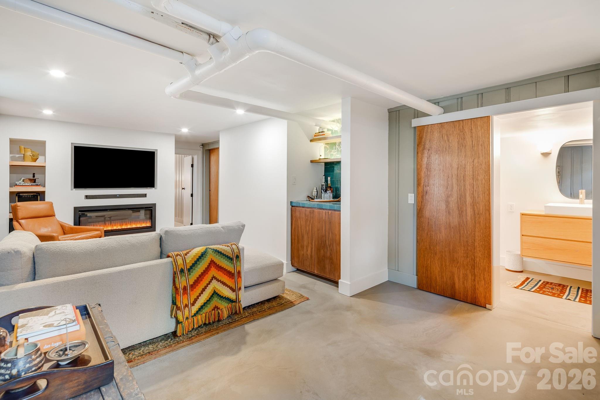22 Kenilwood Place