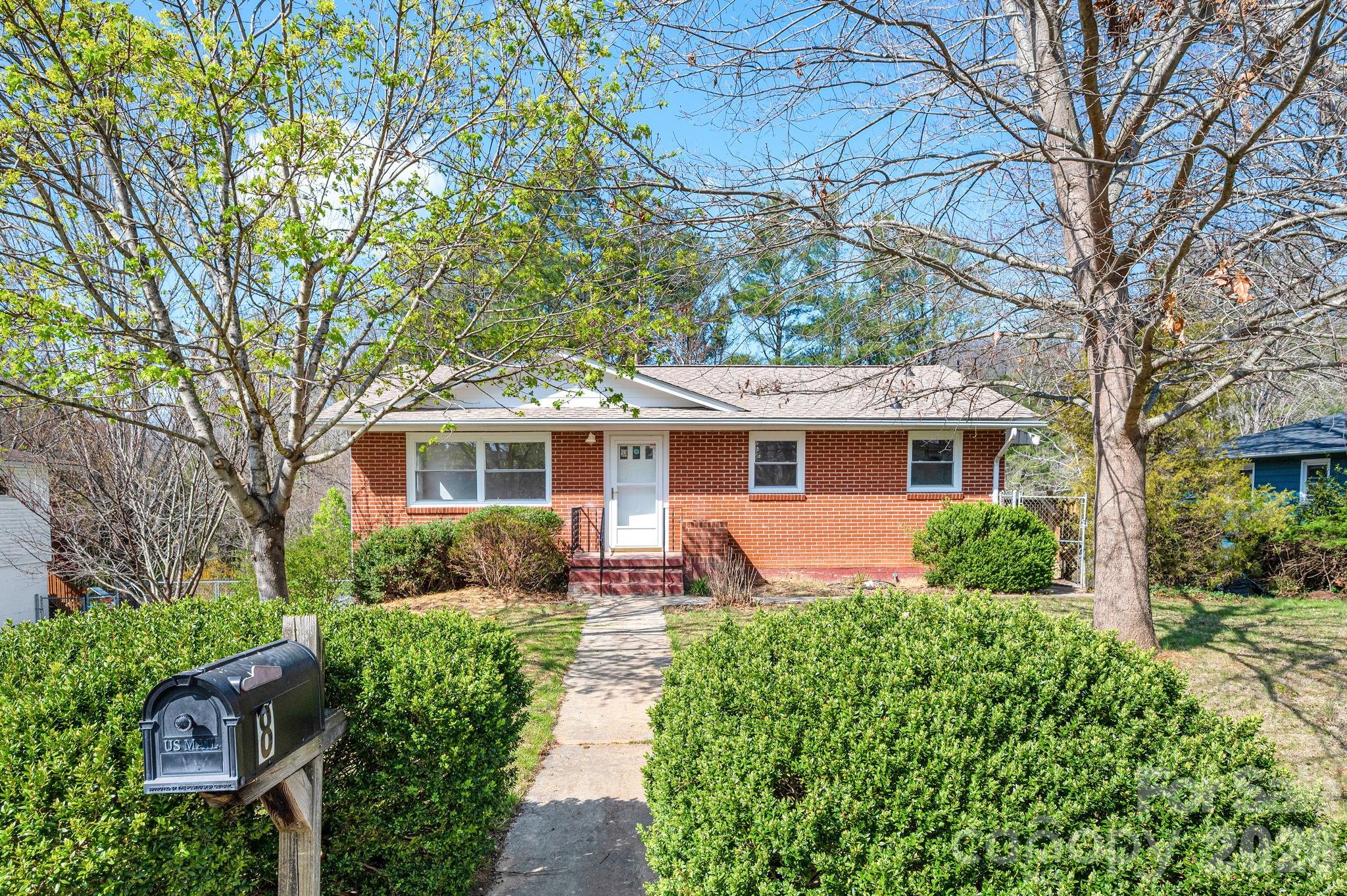 8 N Pershing Road