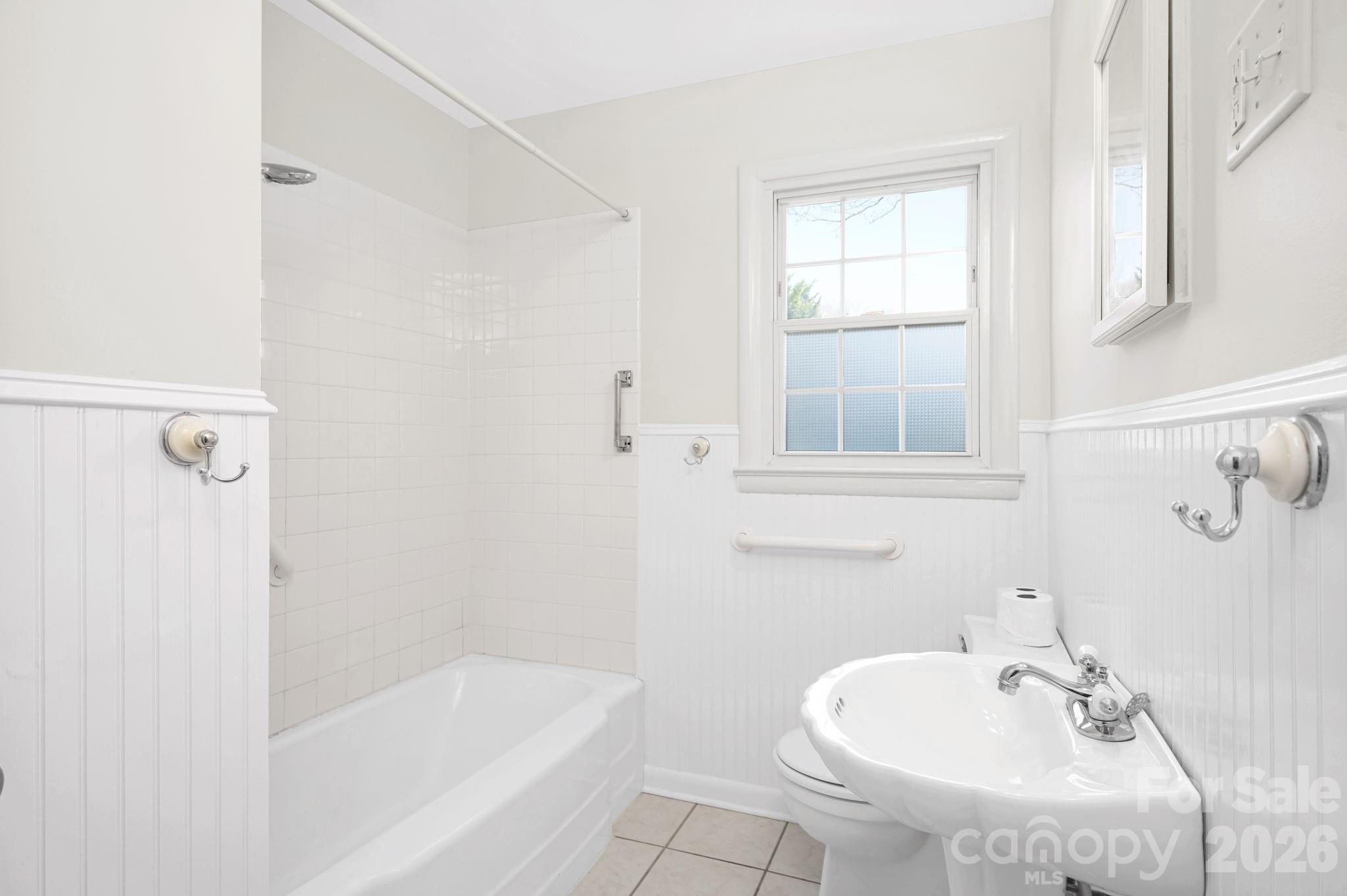 8 N Pershing Road