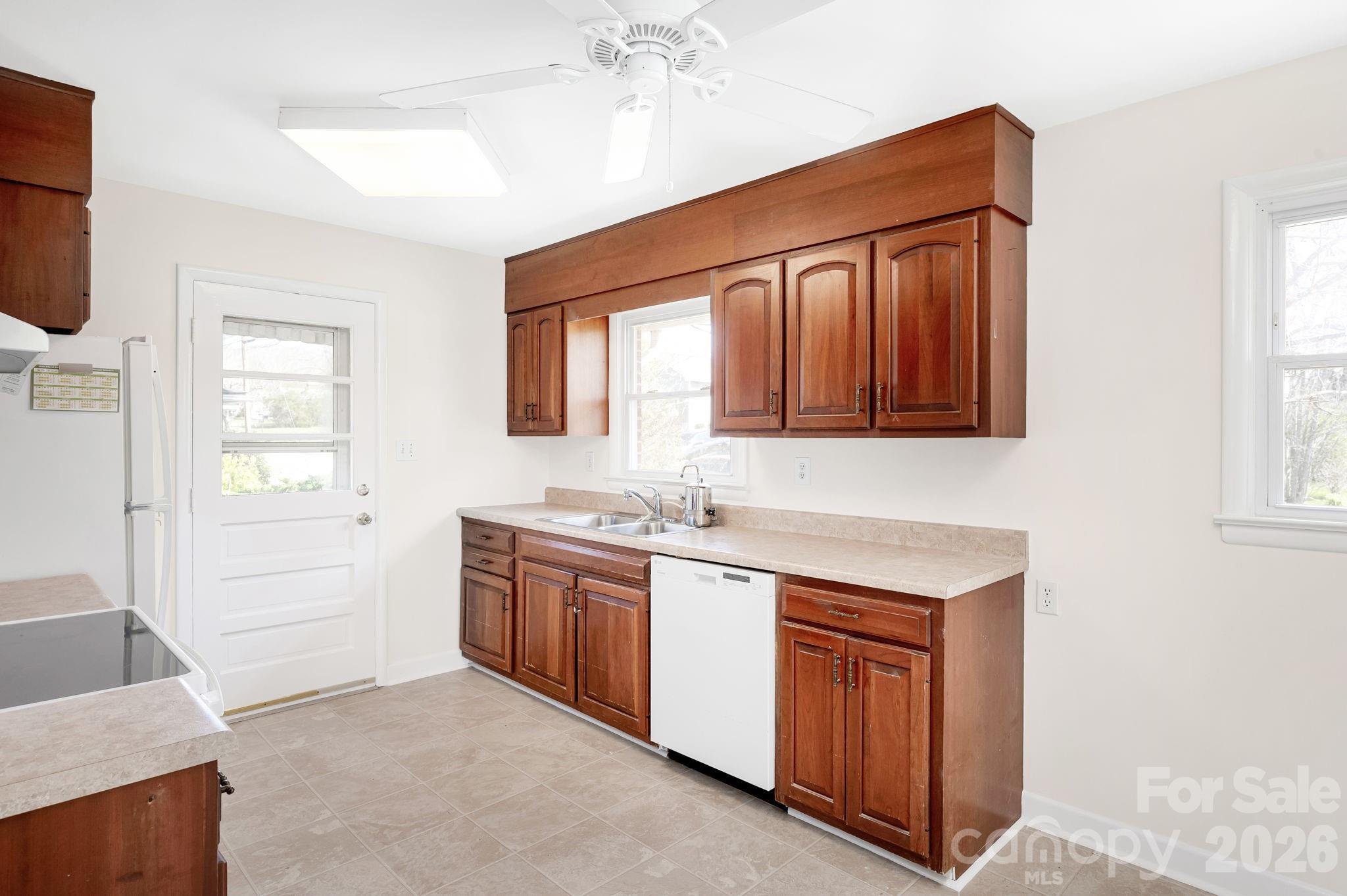 8 N Pershing Road