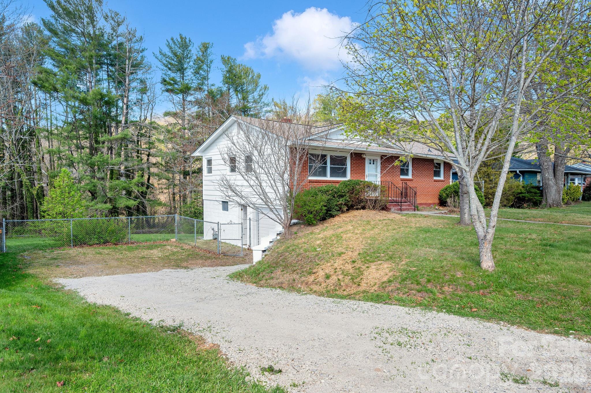 8 N Pershing Road