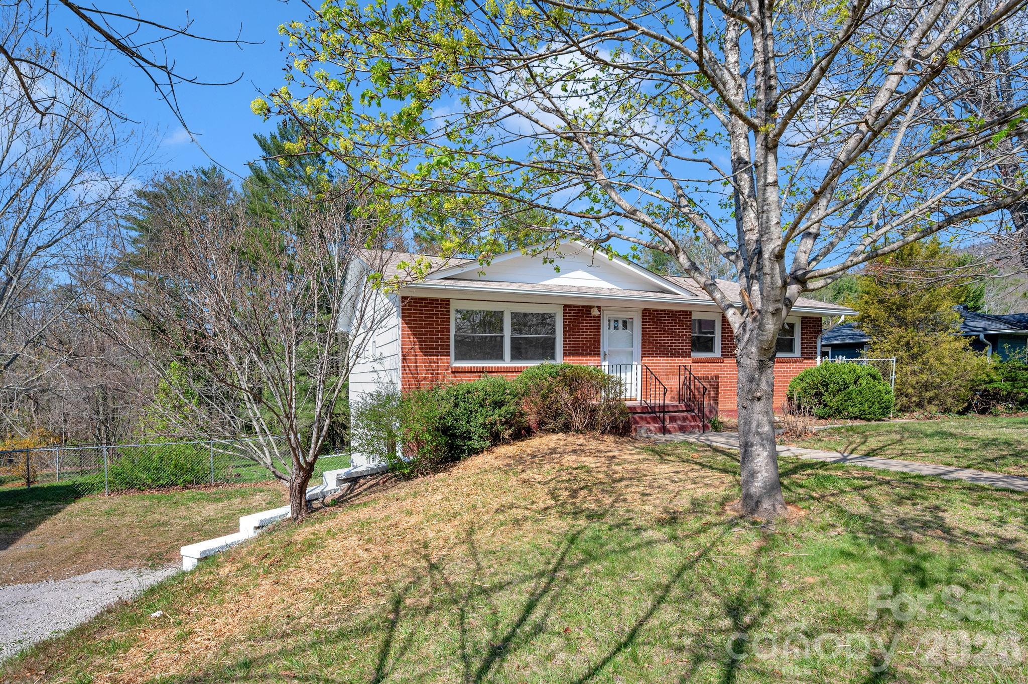 8 N Pershing Road