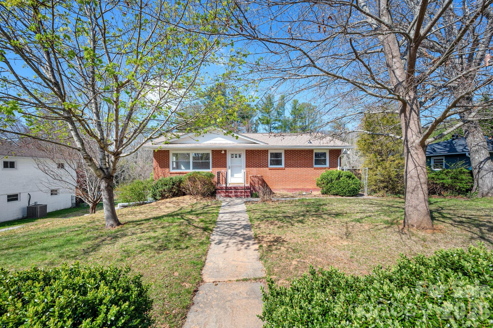 8 N Pershing Road