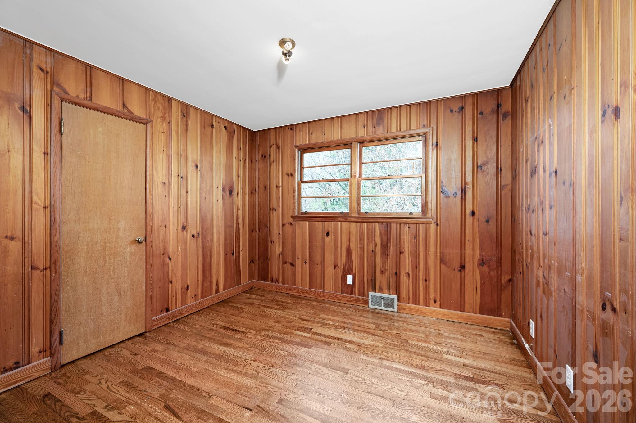 8 N Pershing Road
