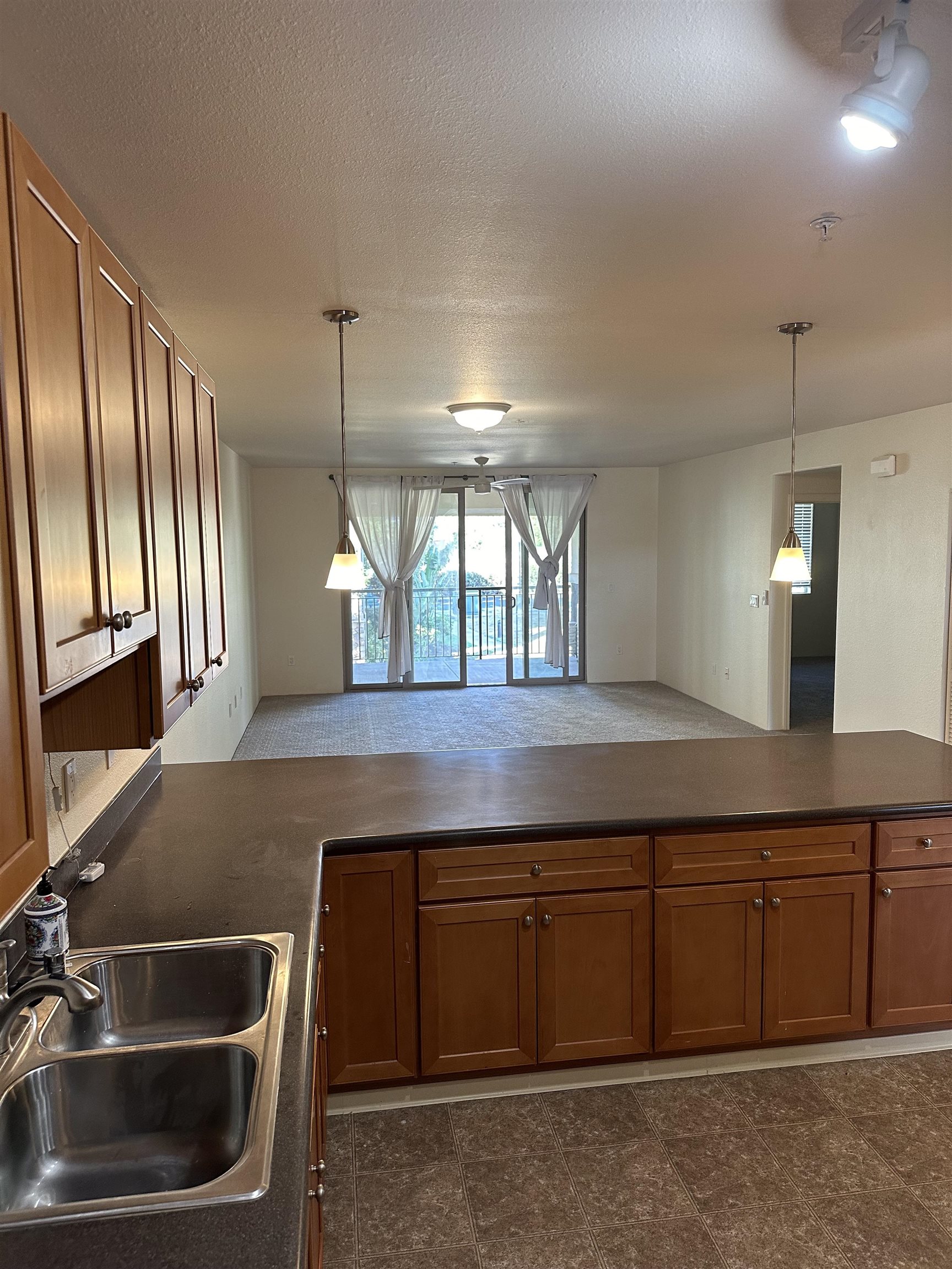 1870 Limahana Cir Unit: G203