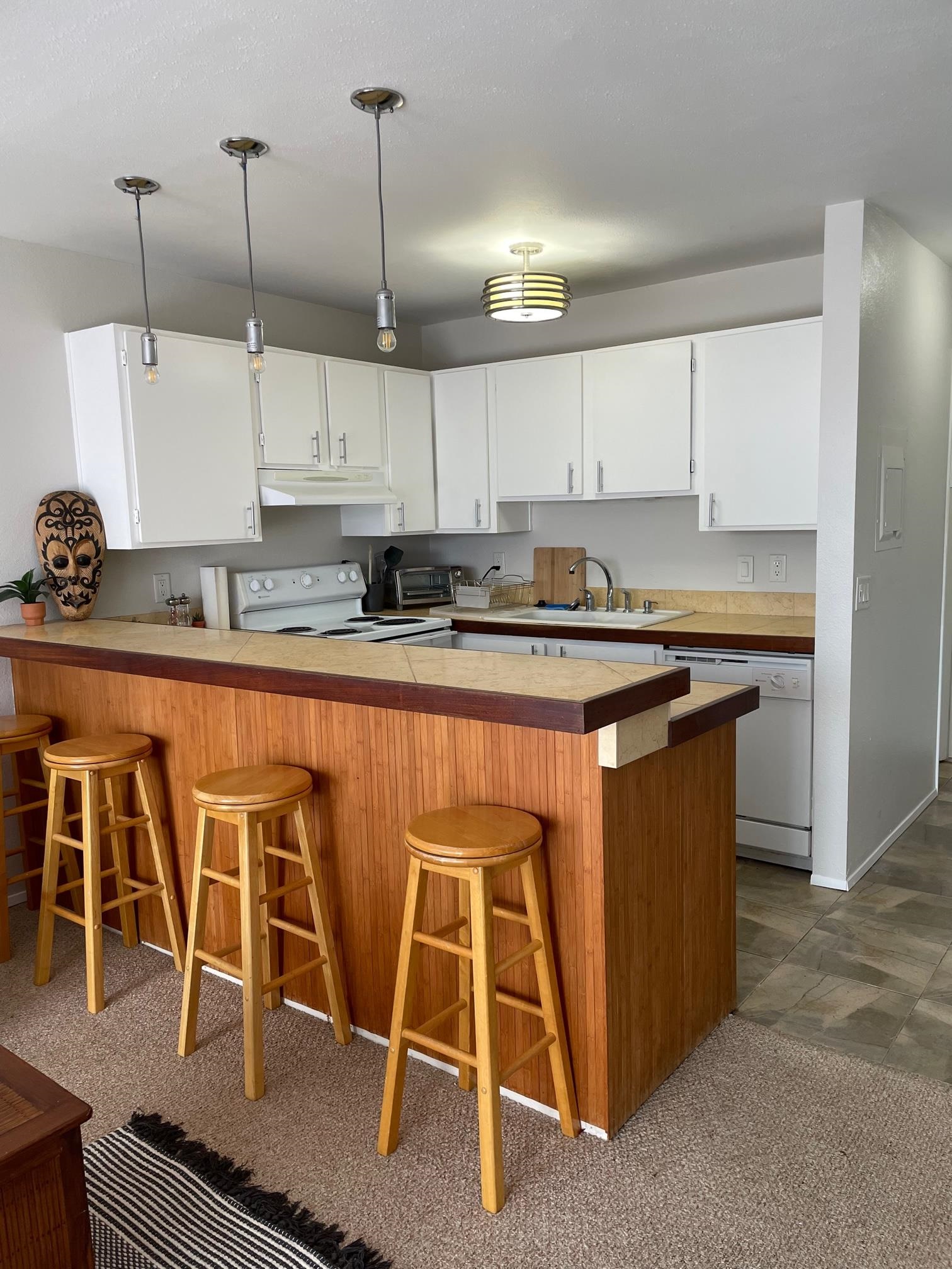 3740 Lower Honoapiilani Rd Unit: G-205