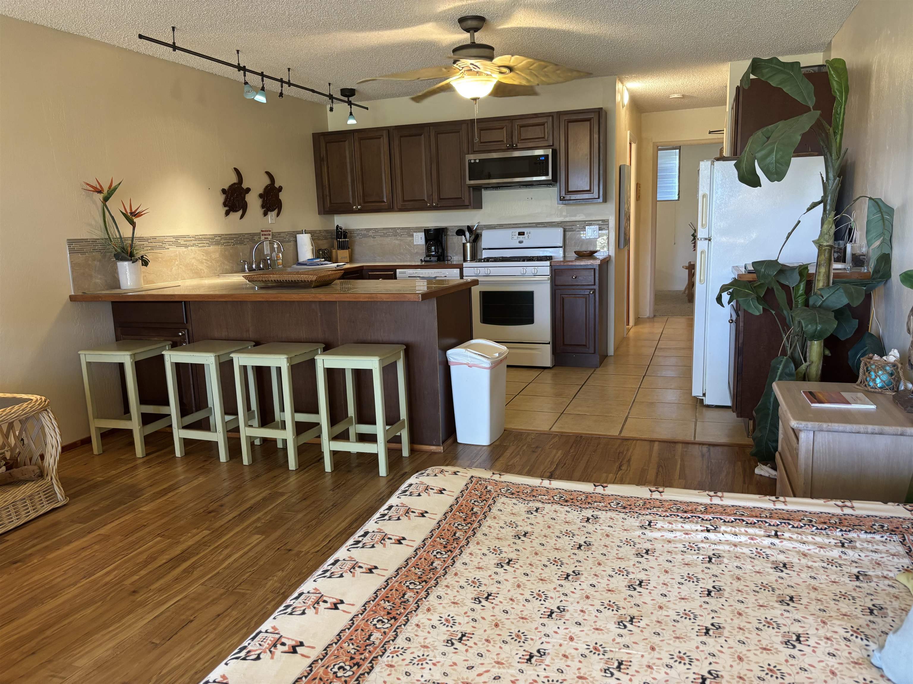 7142 Kahmehameha V Hwy Unit: B102