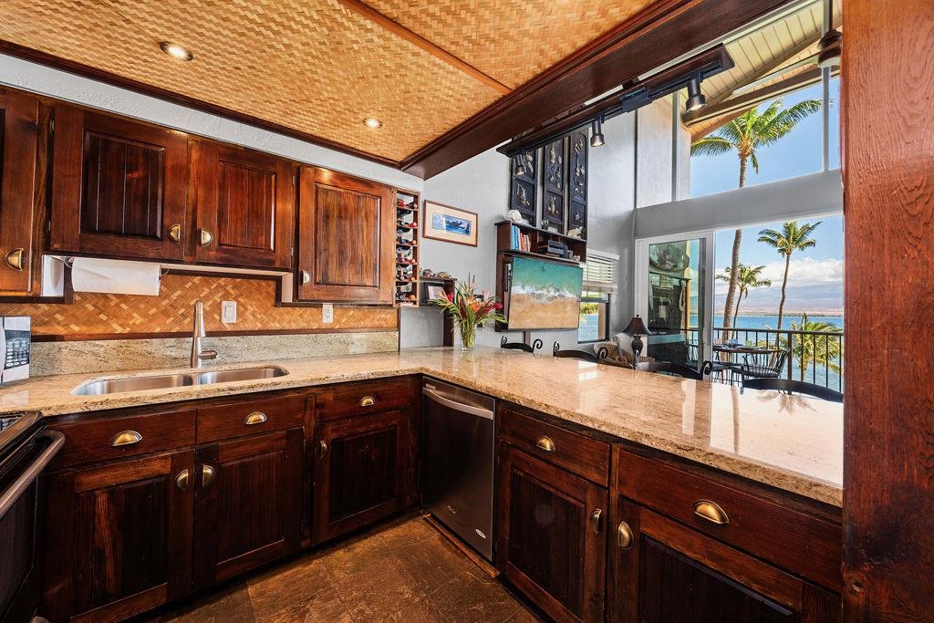 70 HAUOLI St Unit: 404