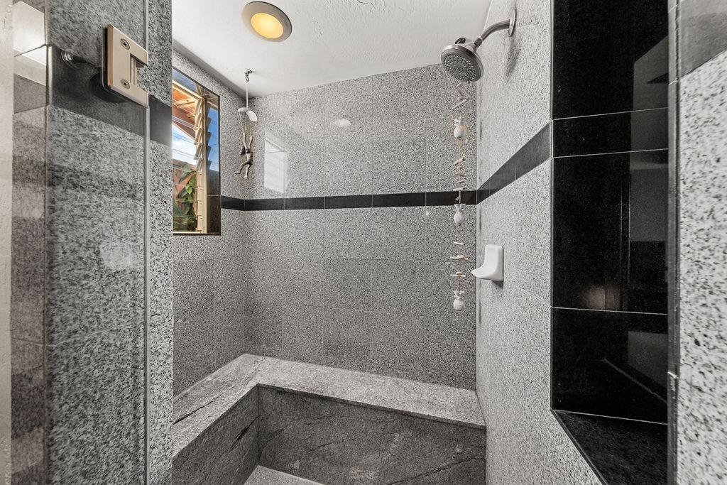 70 HAUOLI St Unit: 404