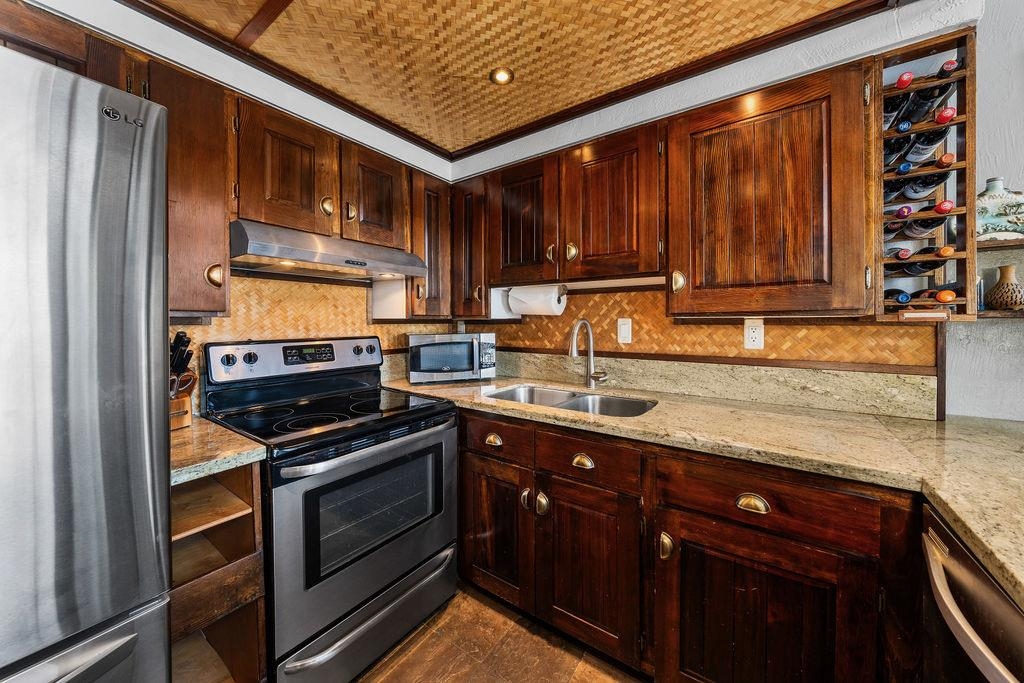 70 HAUOLI St Unit: 404