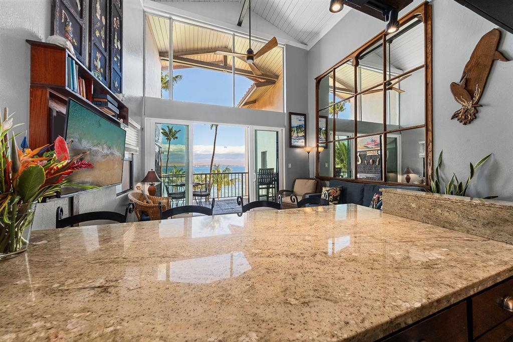 70 HAUOLI St Unit: 404