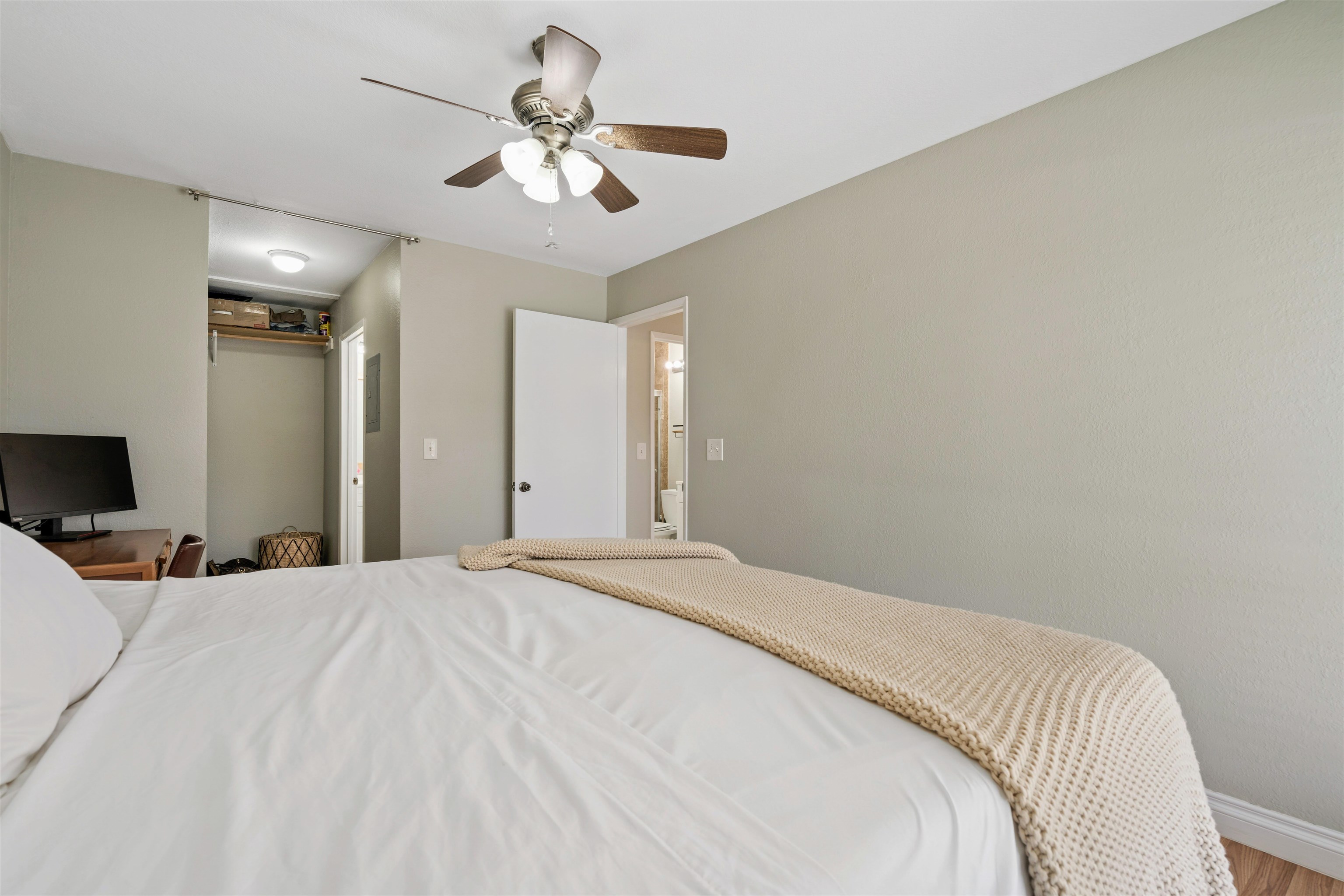 480 Kenolio Rd Unit: 11-206