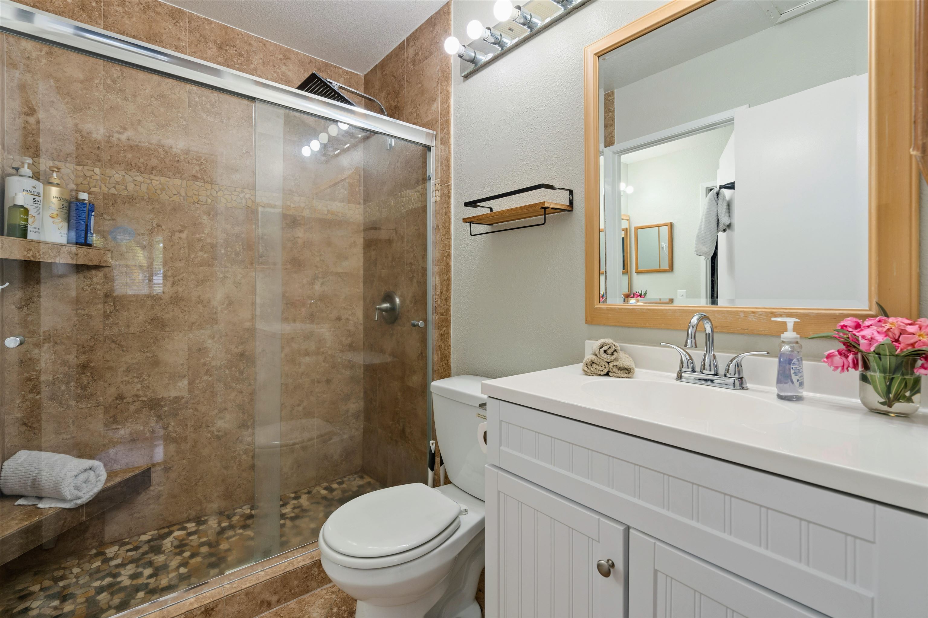 480 Kenolio Rd Unit: 11-206