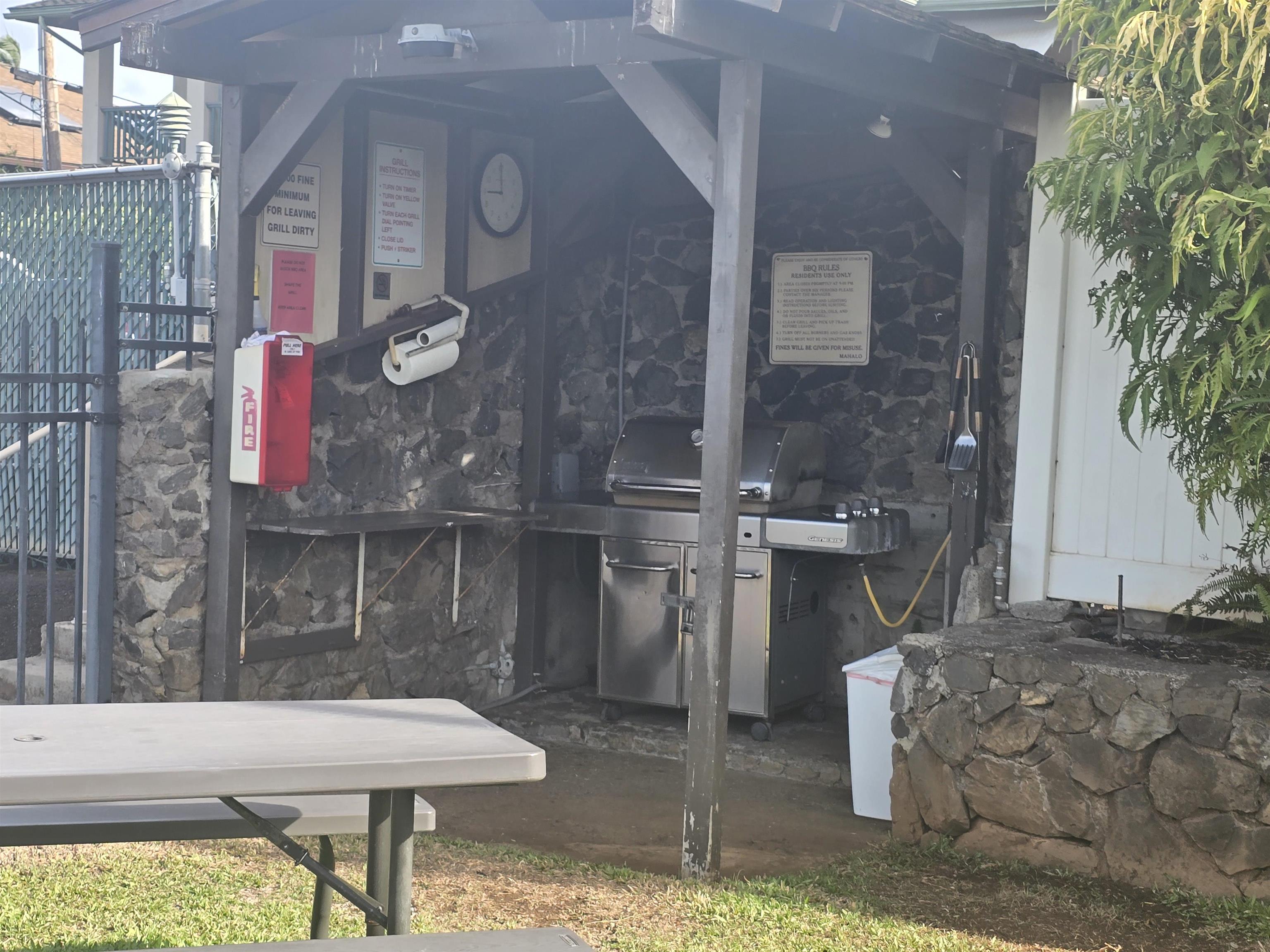 120 HUI RD F Rd Unit: J13