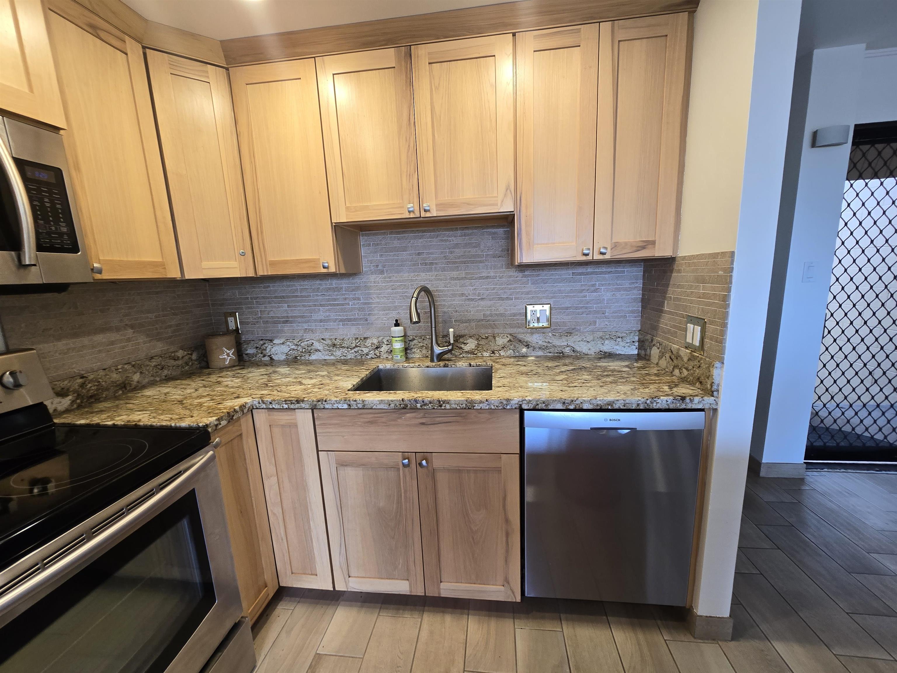 120 HUI RD F Rd Unit: J13