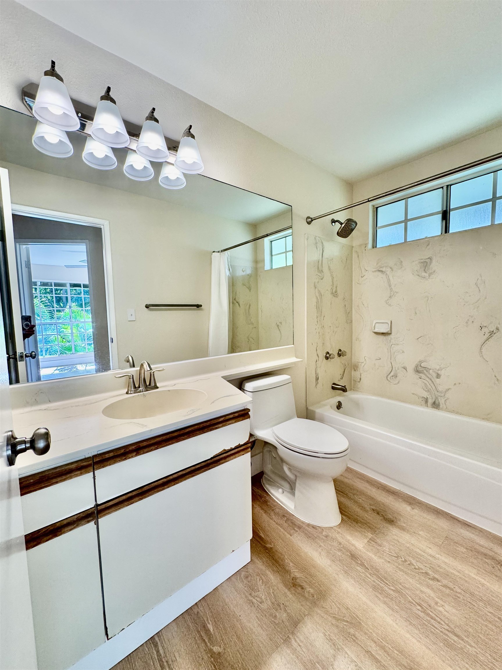 160 KEONEKAI Rd Unit: 13-208