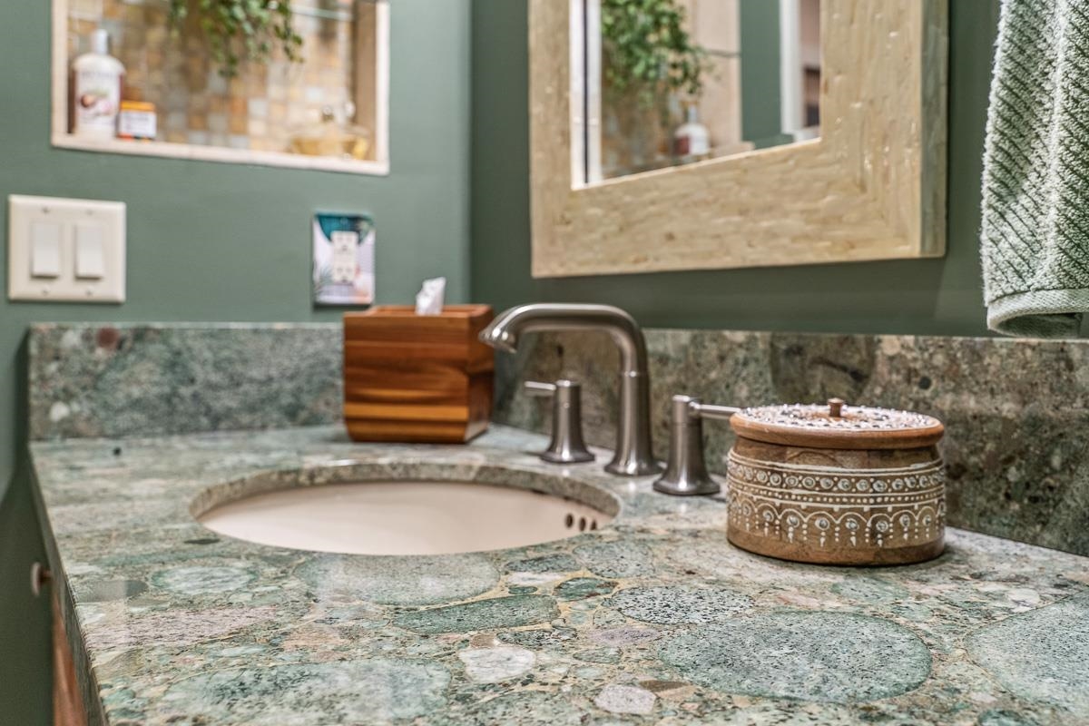 1299 ULUNIU Rd Unit: 103E