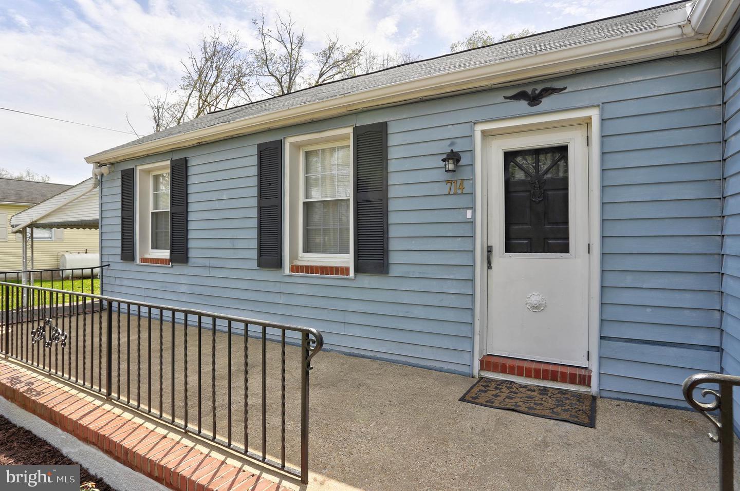 714 Oakwood Rd