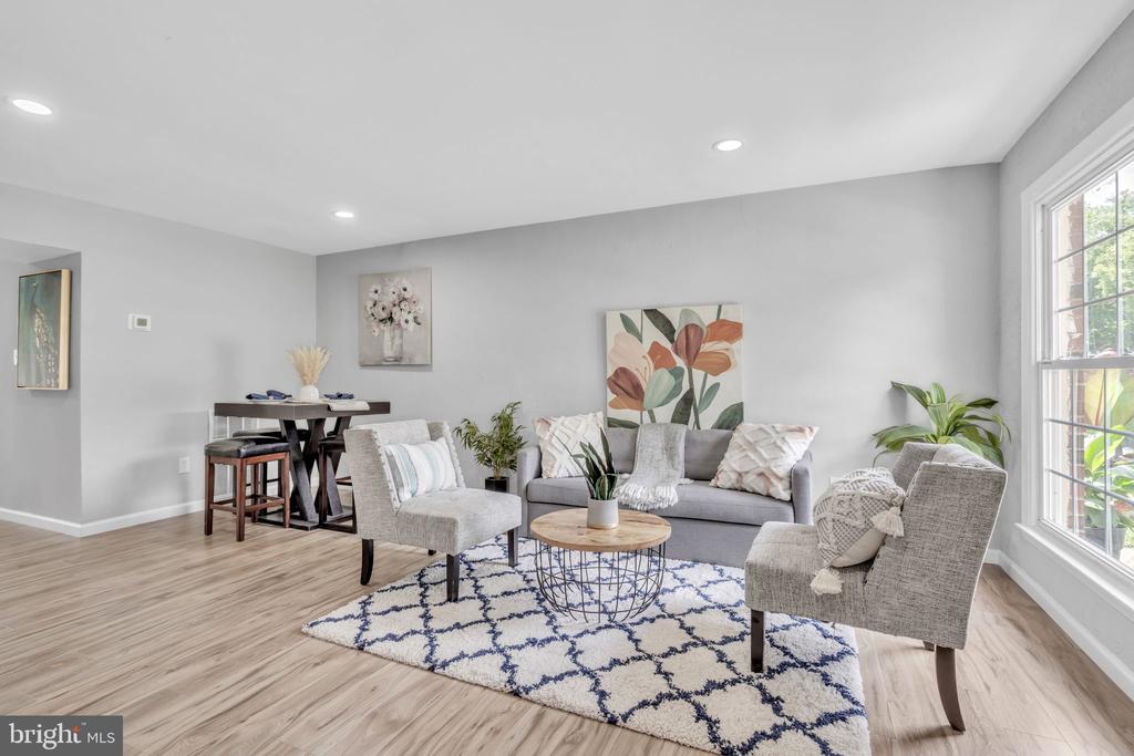 1825 ARWELL COURT