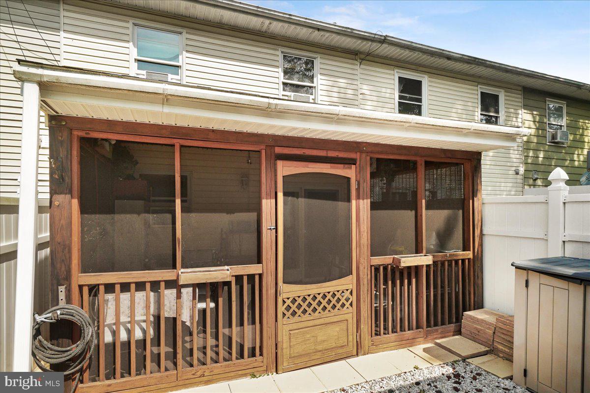 77 Carnival Dr
