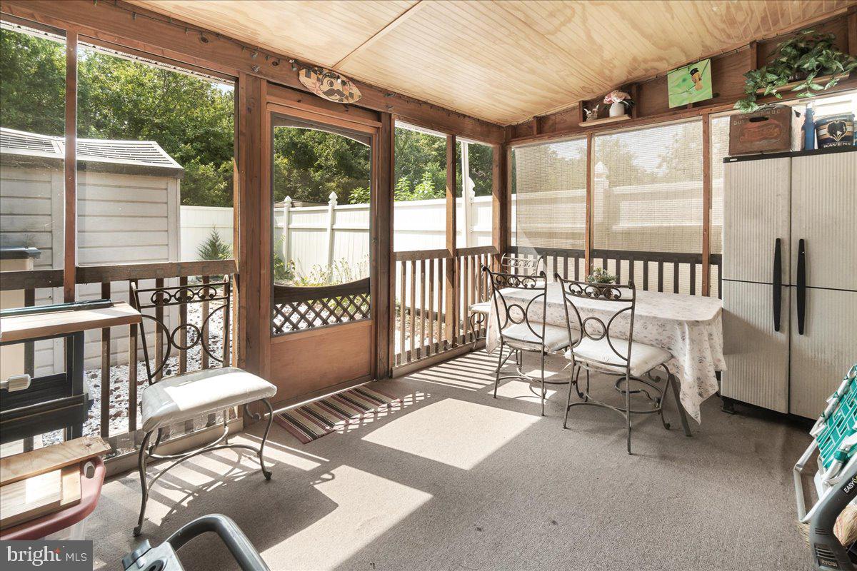 77 Carnival Dr