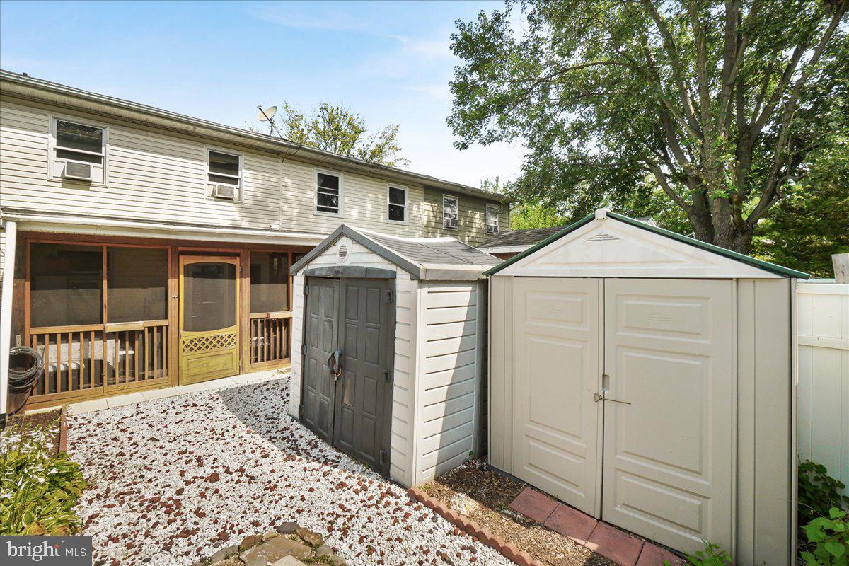 77 Carnival Dr