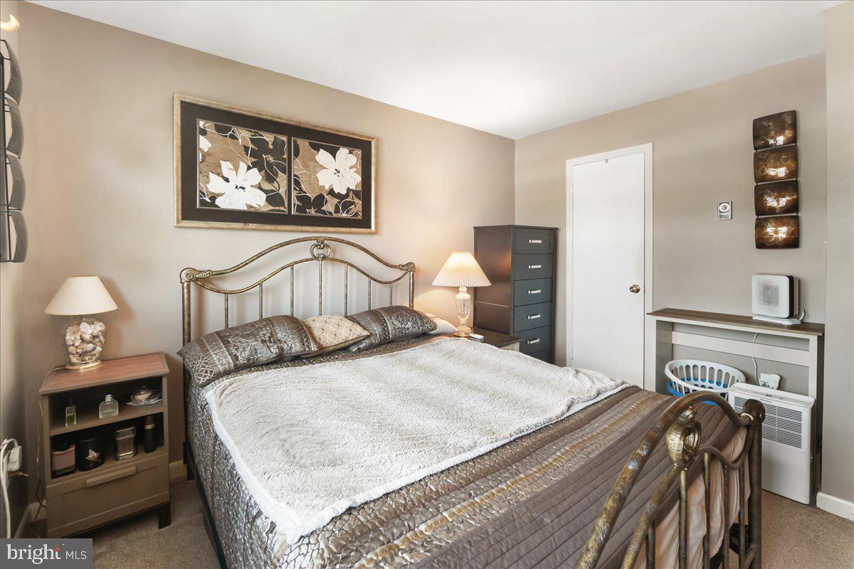 77 Carnival Dr