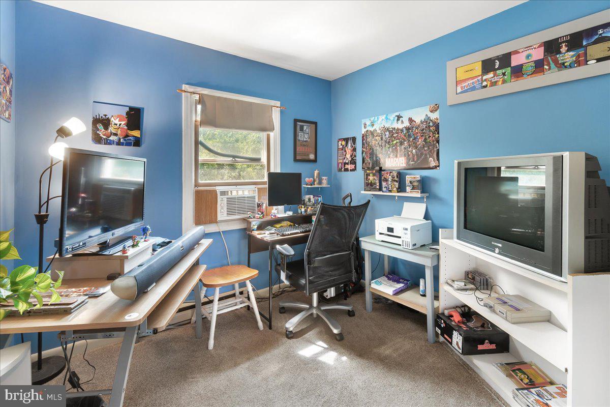 77 Carnival Dr
