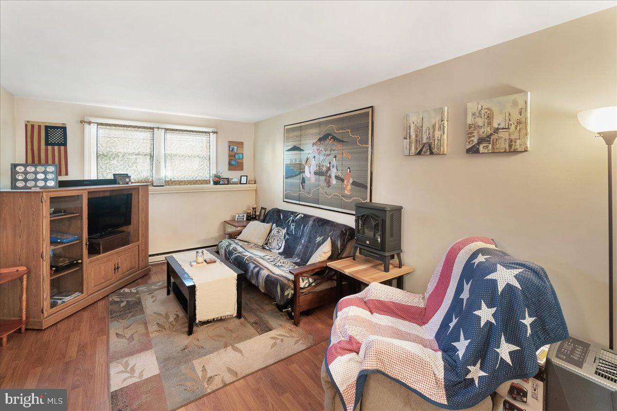 77 Carnival Dr