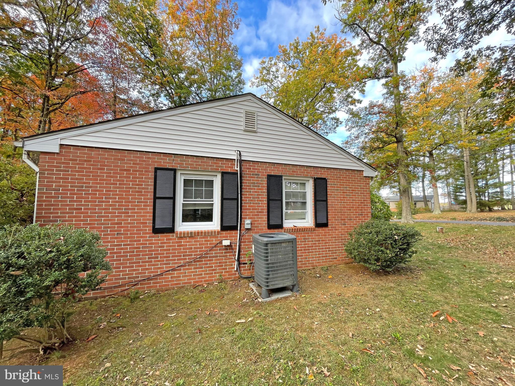1013 Sharon Ln
