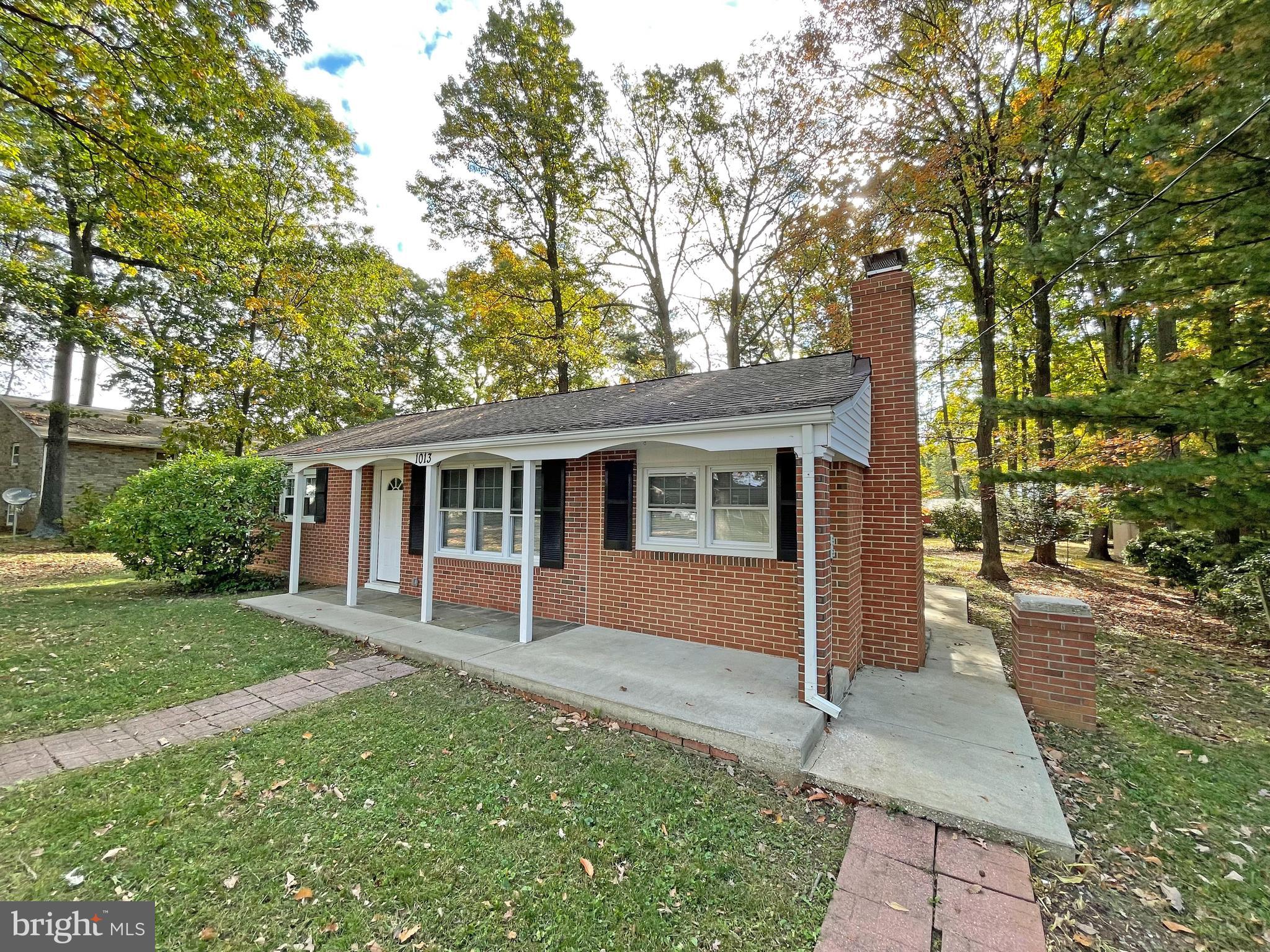 1013 Sharon Ln
