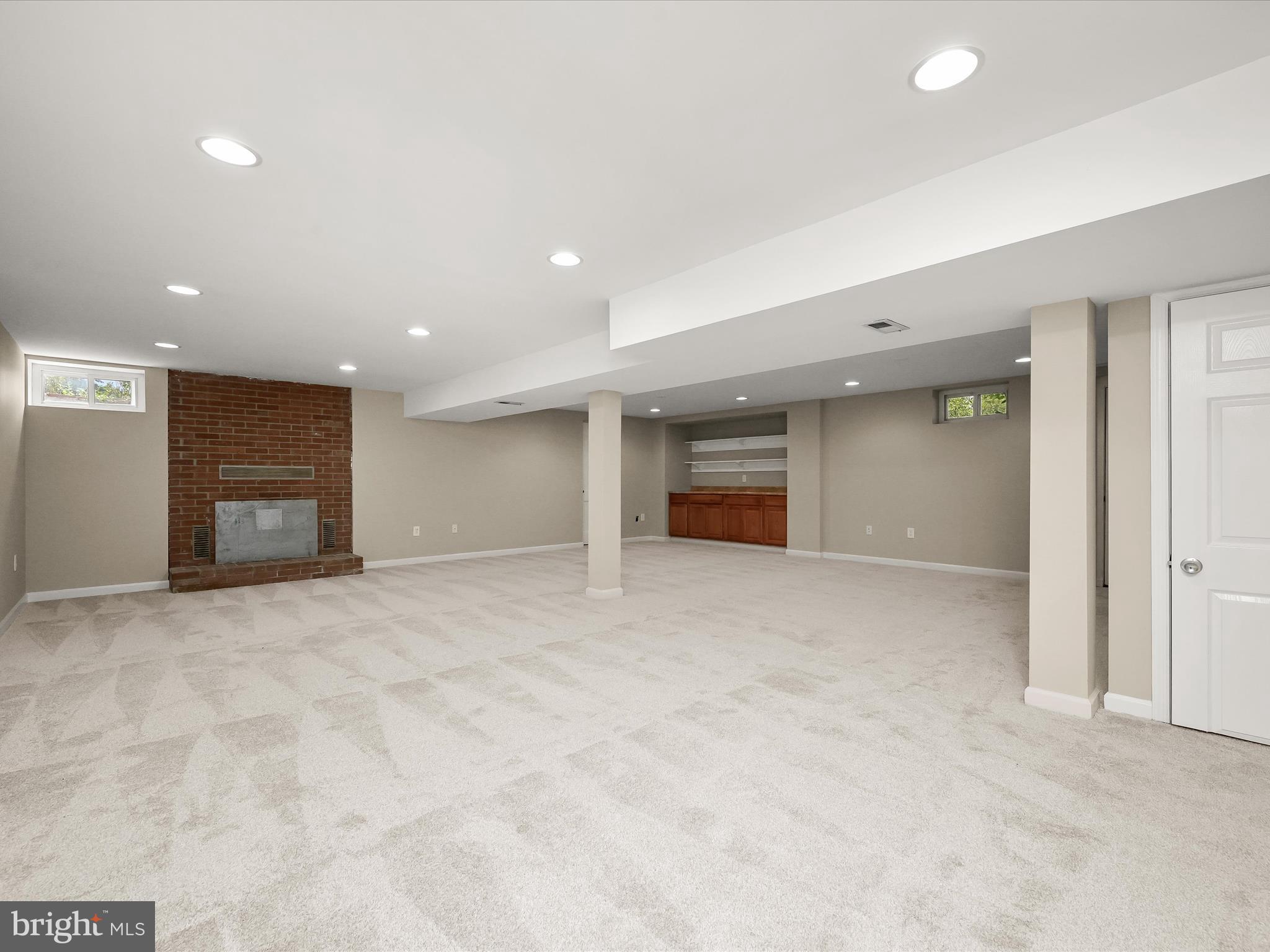 5922 Ridge Rd
