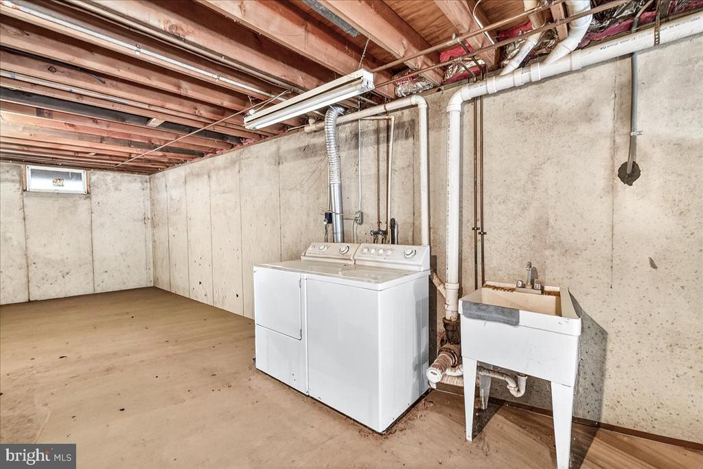 4939 MIDDLEBURG ROAD