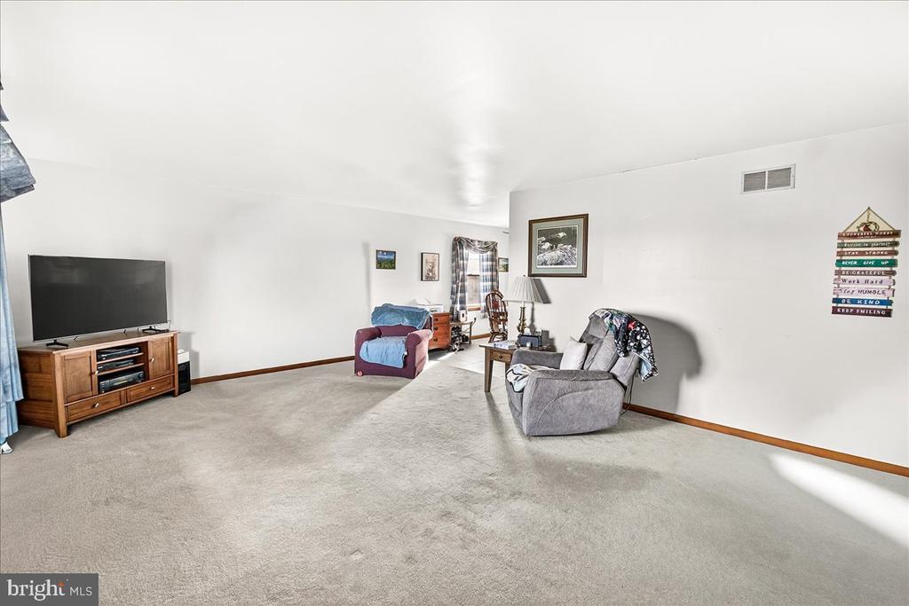 4939 MIDDLEBURG ROAD