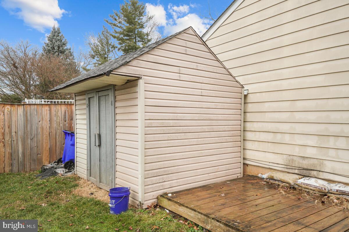 8514 Adventure Ct