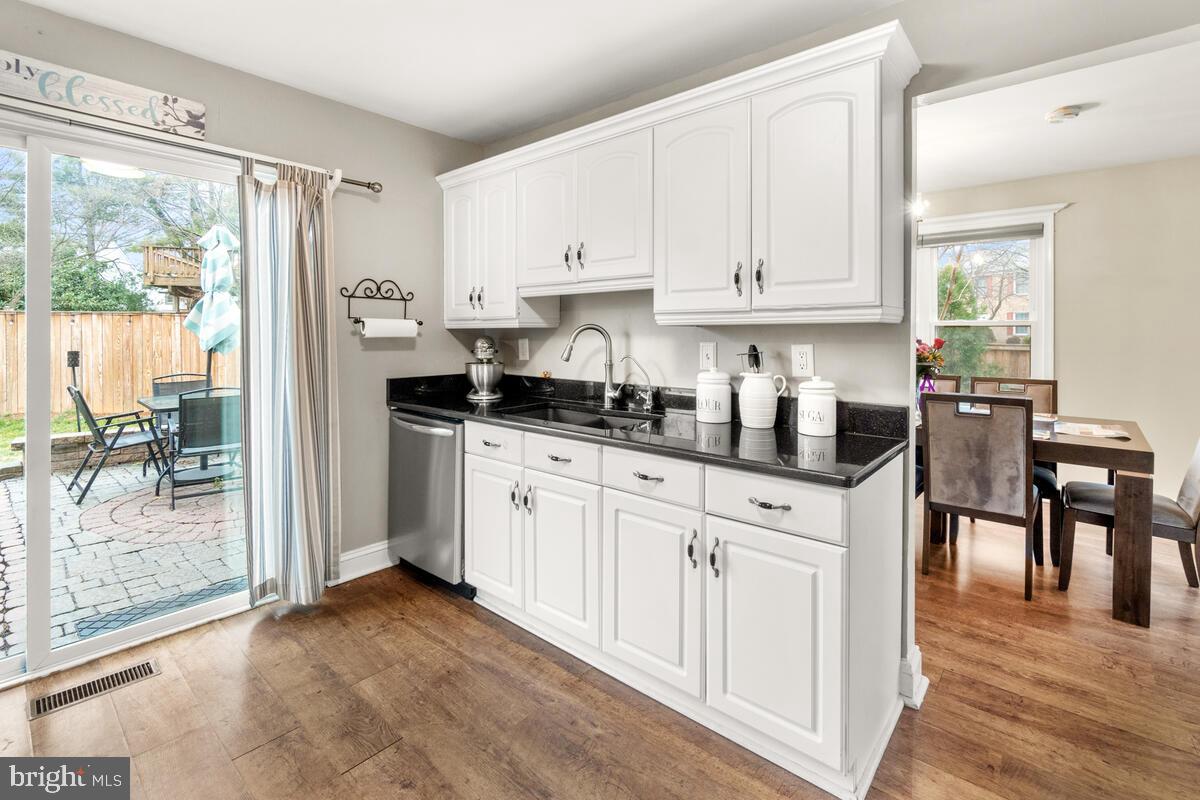 8514 Adventure Ct