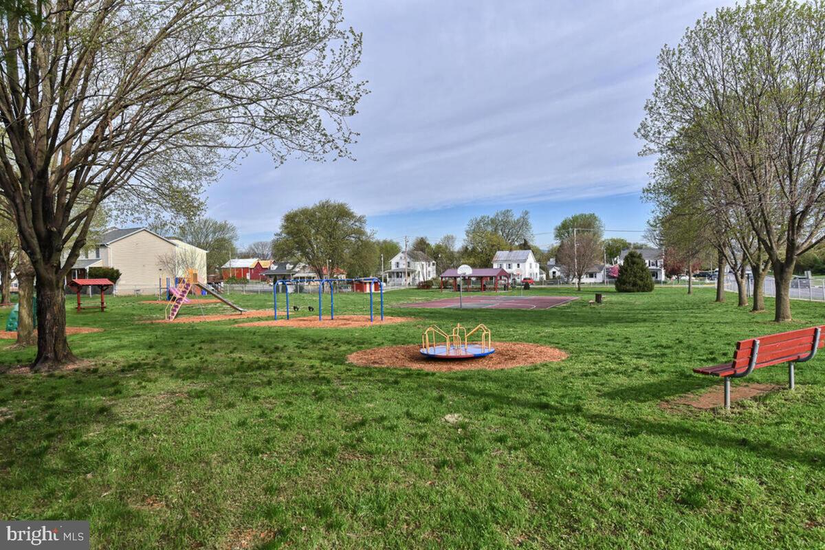 8514 Adventure Ct