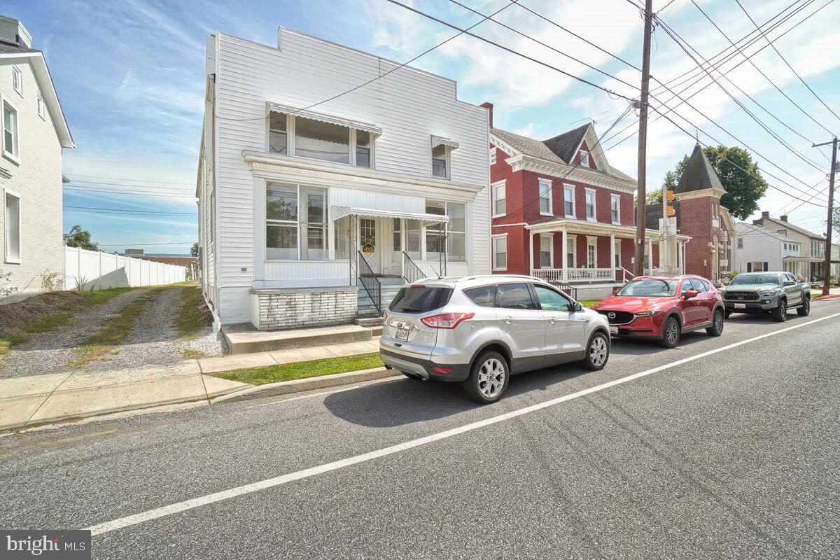 419 Main St
