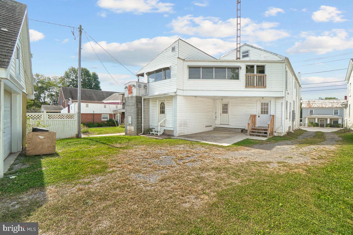 419 Main St