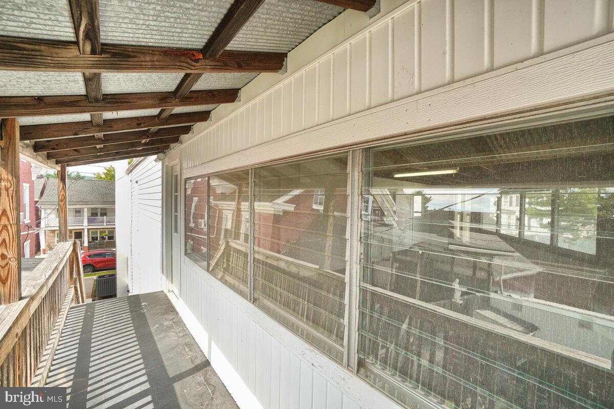 419 Main St