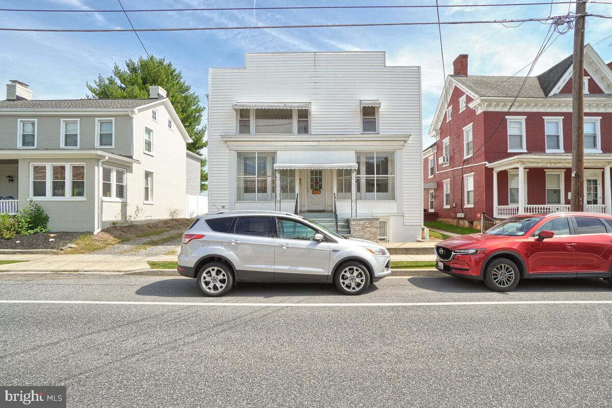 419 Main St