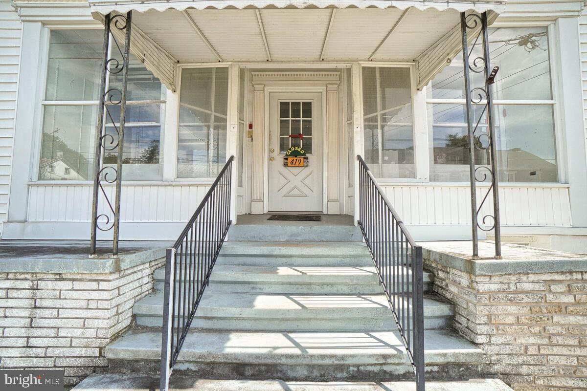 419 Main St