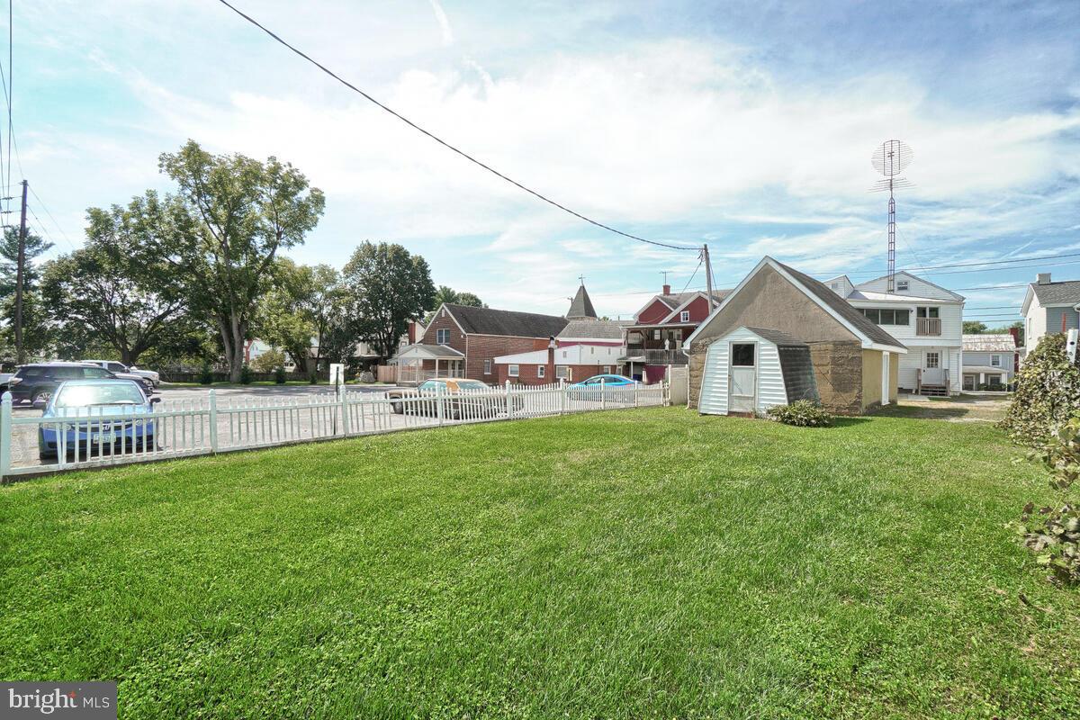 419 Main St